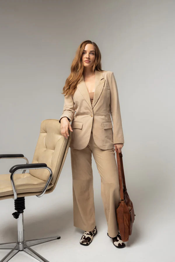 Re-Designed Taske, Walnut,4871