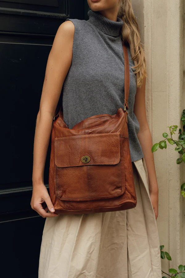 Re-Designed Taske, Walnut,4871