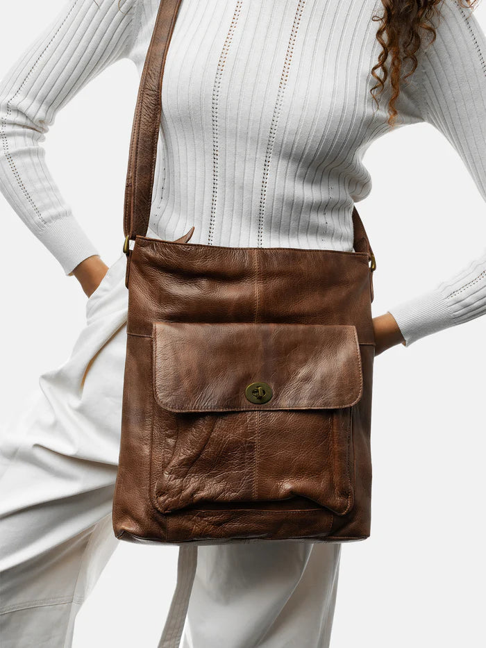 Re-Designed Taske, Woodsmoke, 4871