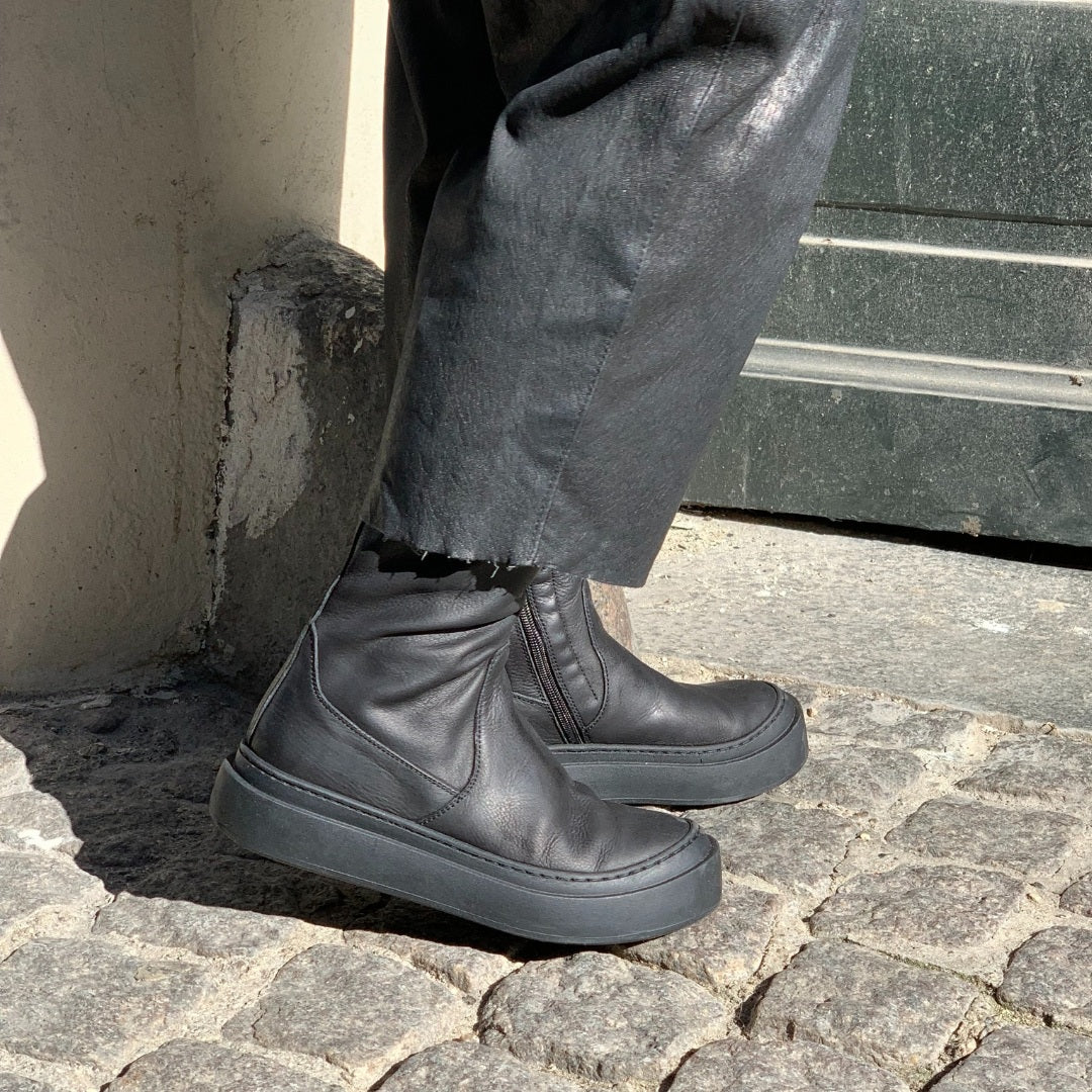 Lofina støvle sort 8280