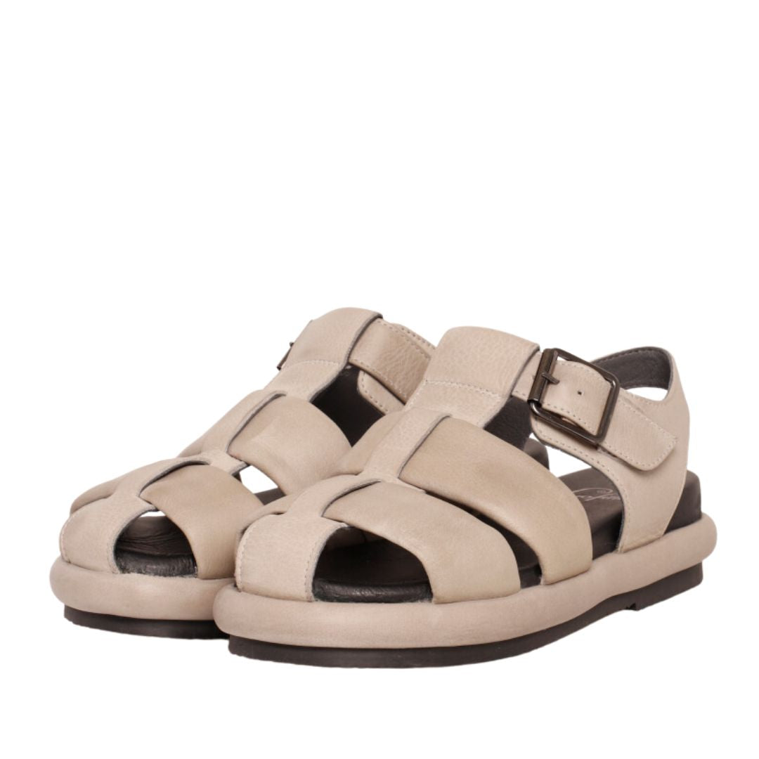 Lofina sandal, perla akoy, Lys grå