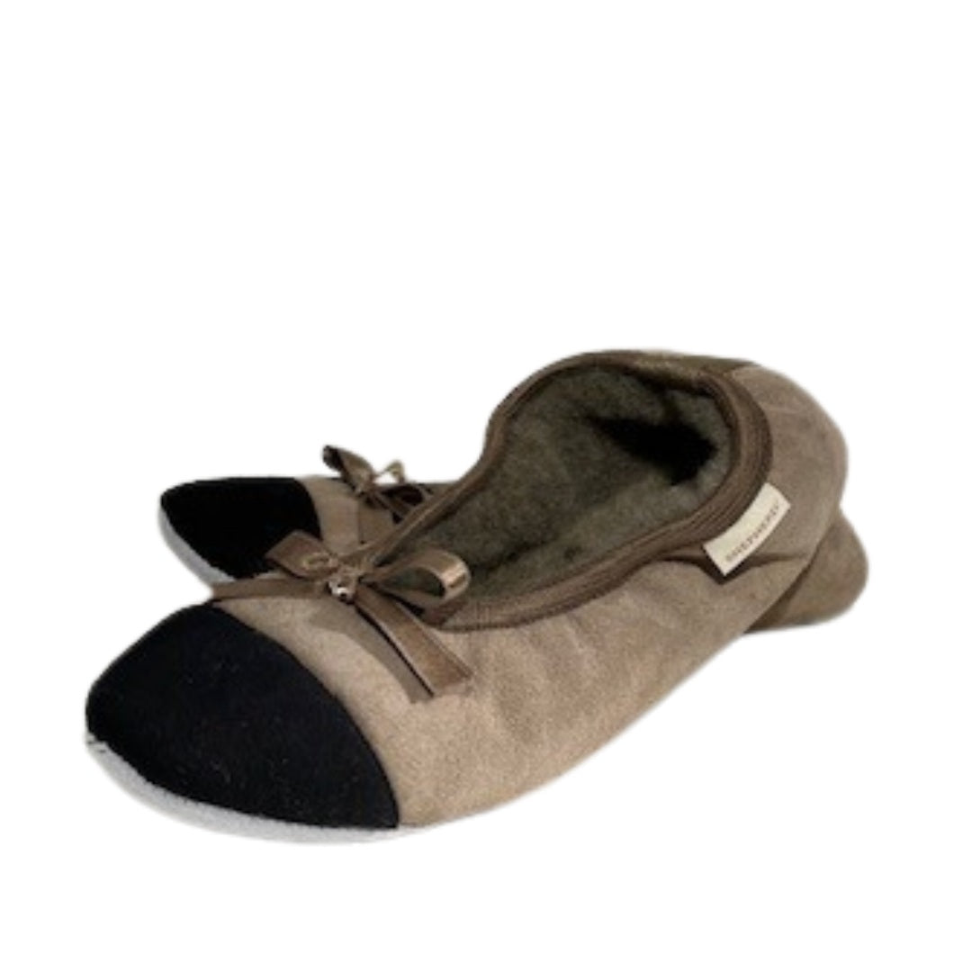 Shepherd of Sweden, Saga ballerina hjemmesko i to farver